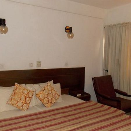 Whispering Palms Resort Magbon Zewnętrze zdjęcie